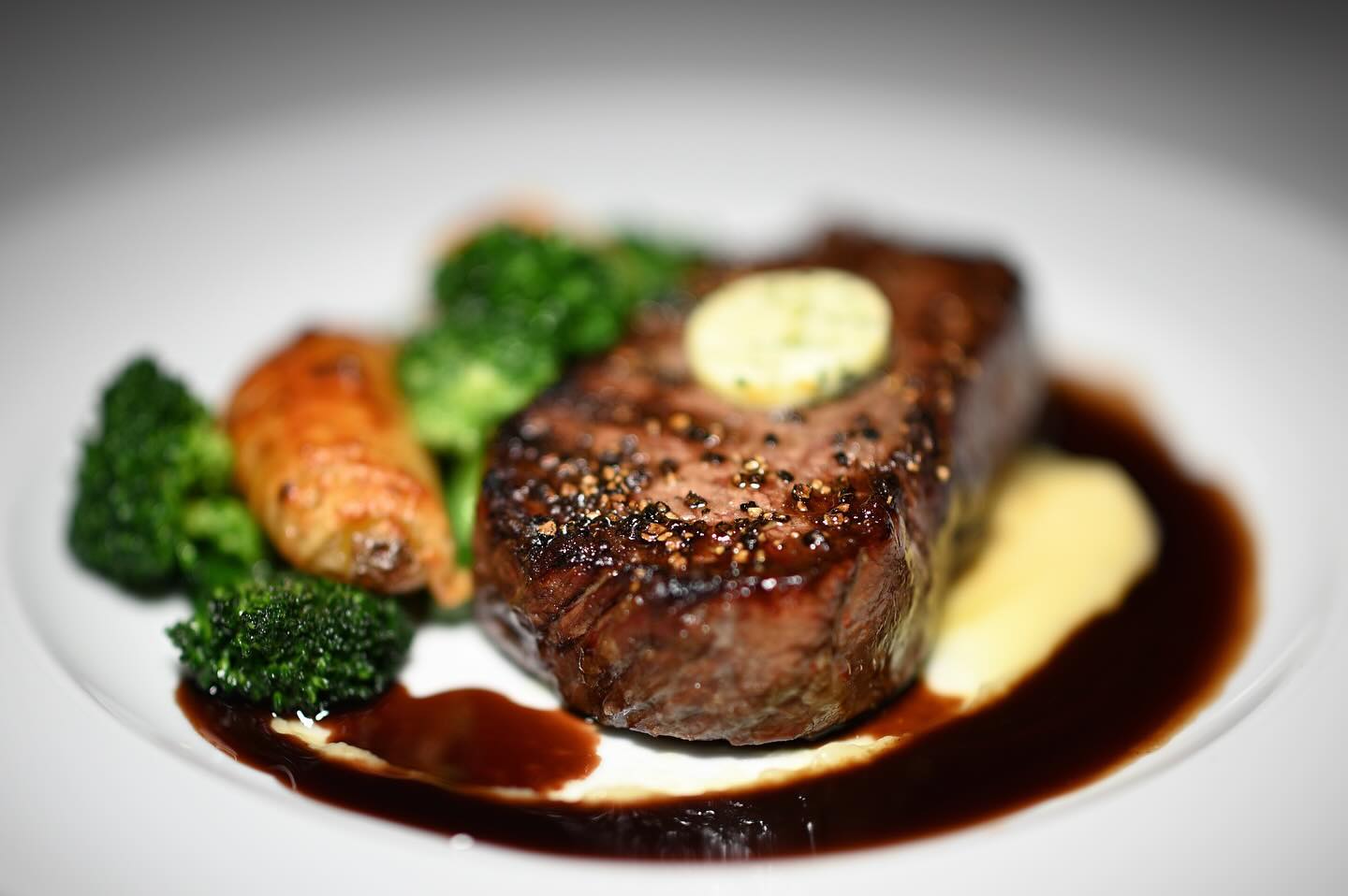 Best Romantic Restaurants in Toronto