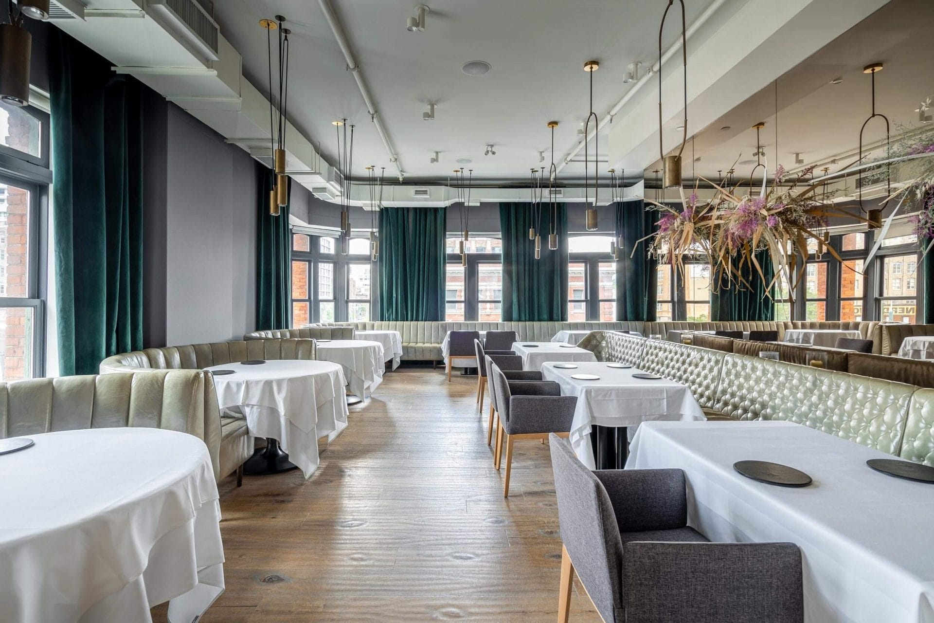 Alo best restaurants for business meetings in Toronto