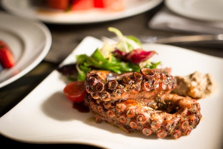 15+ Best Restaurants in Entertainment District (Toronto, Ontario) 