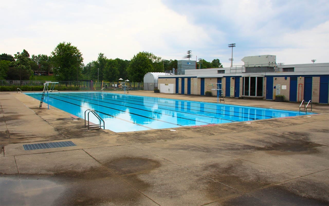 Best Outdoor Swimming Pools in Toronto