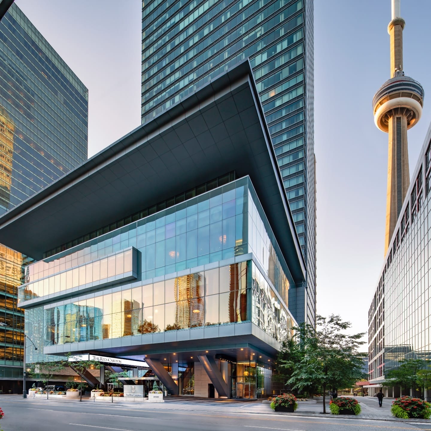 best luxury hotels in Toronto