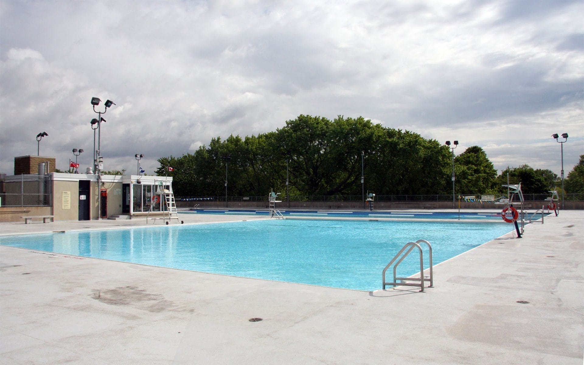 Best Outdoor Swimming Pools in Toronto