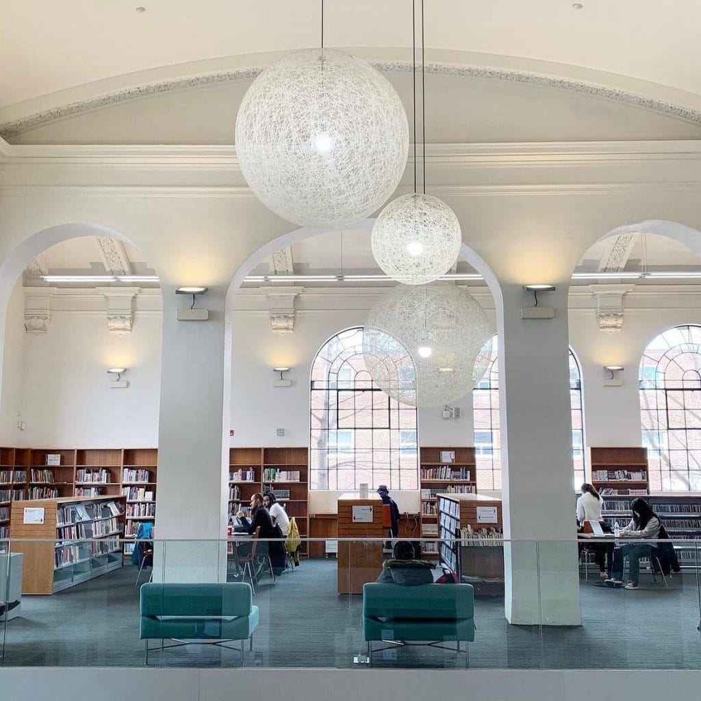 Best Public Libraries in Toronto