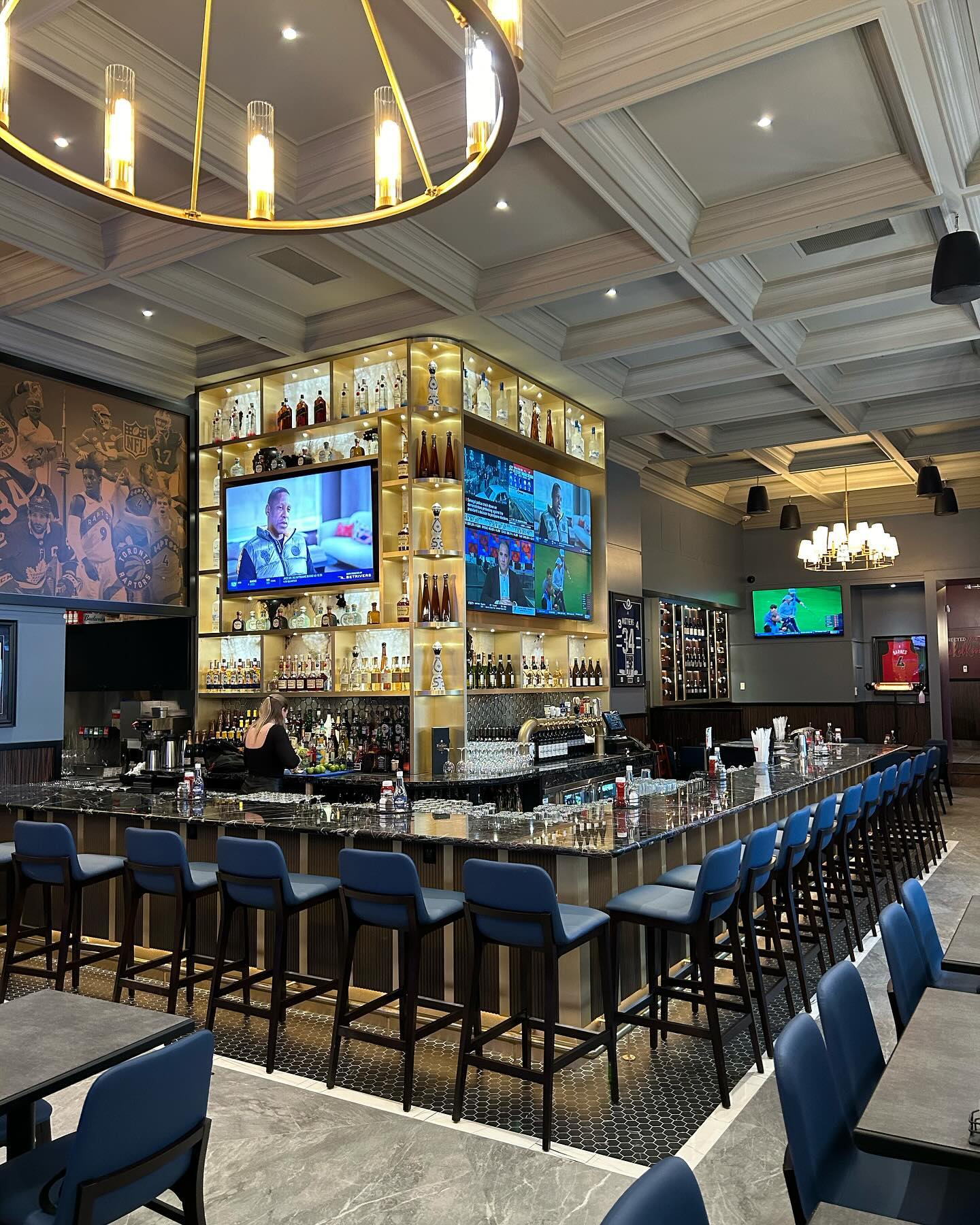bars in the Entertainment District