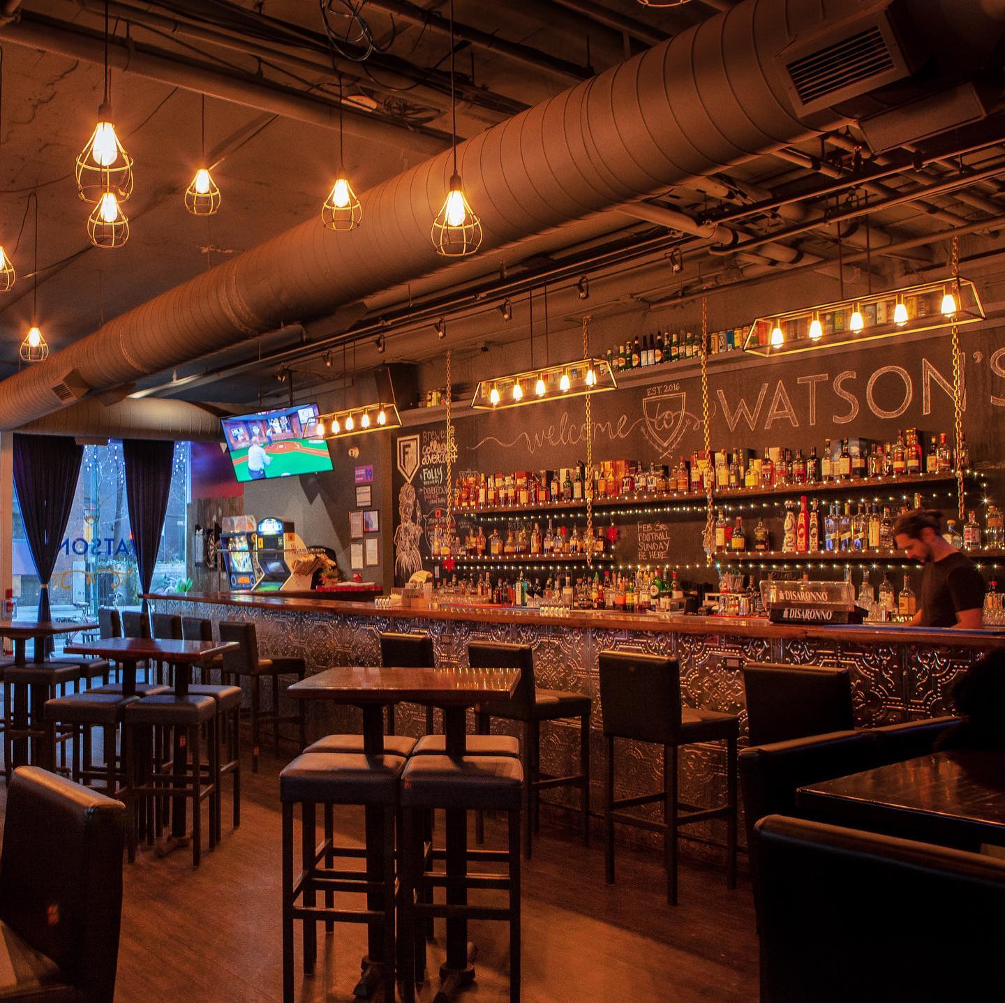 bars in the Entertainment District