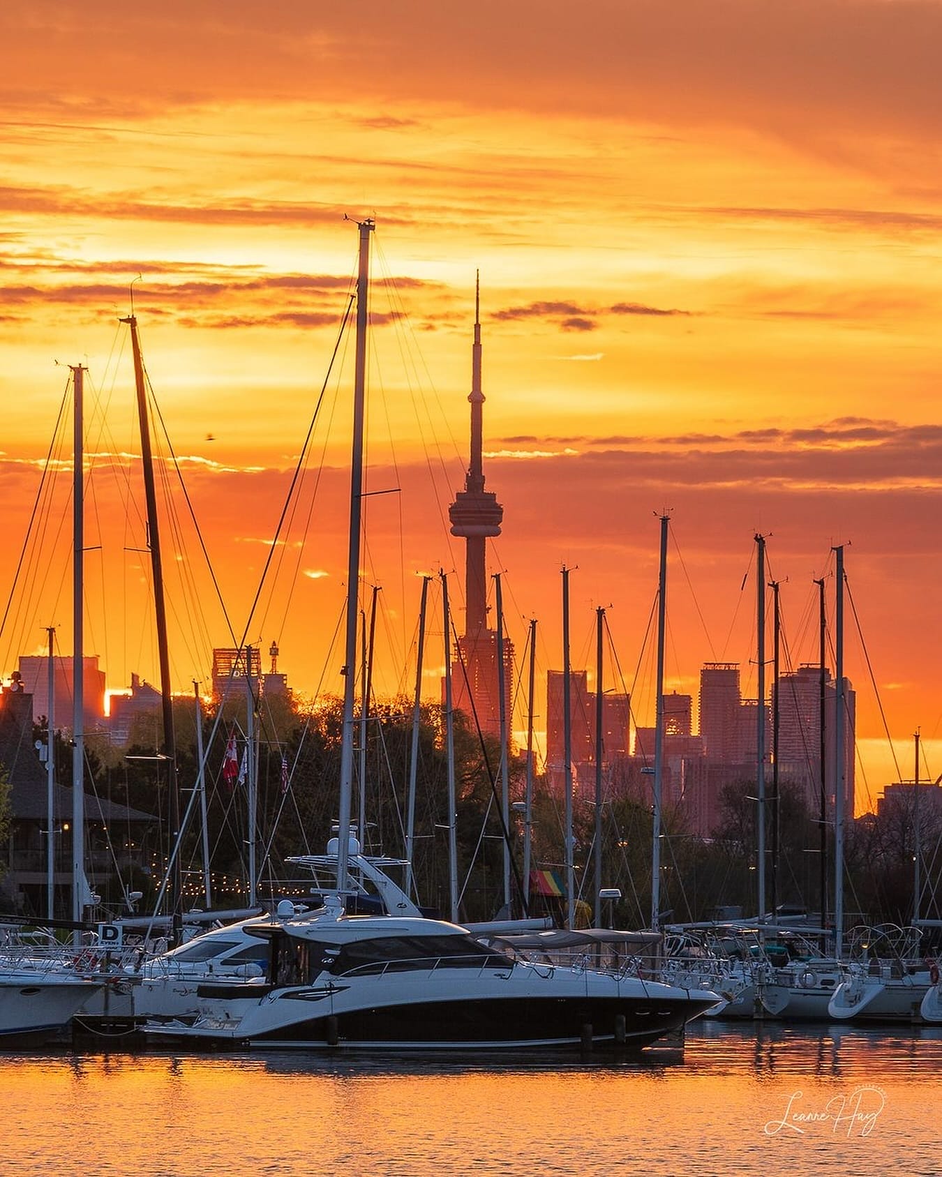 CN Tower Best Sunrise and Sunset Spots in Toronto