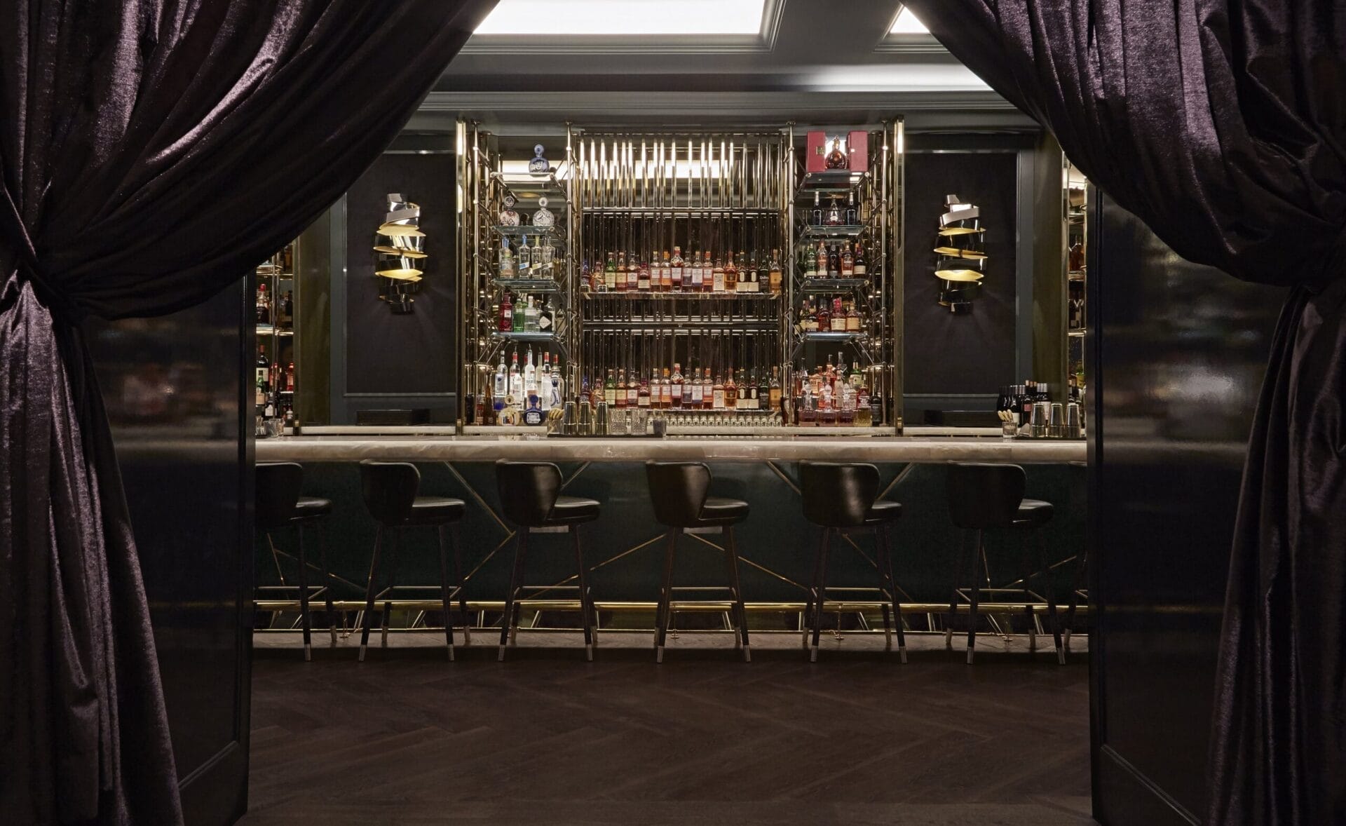 bars in the Entertainment District