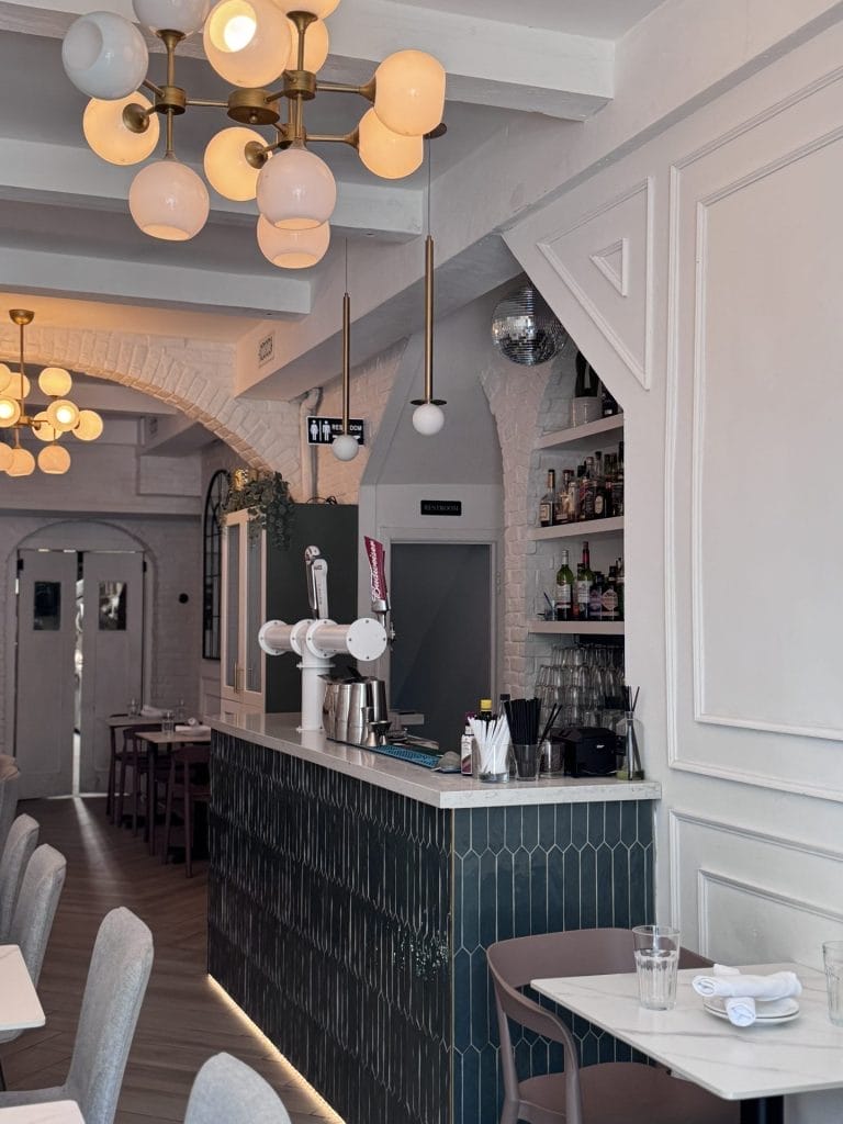 Alice Restaurant and Bar