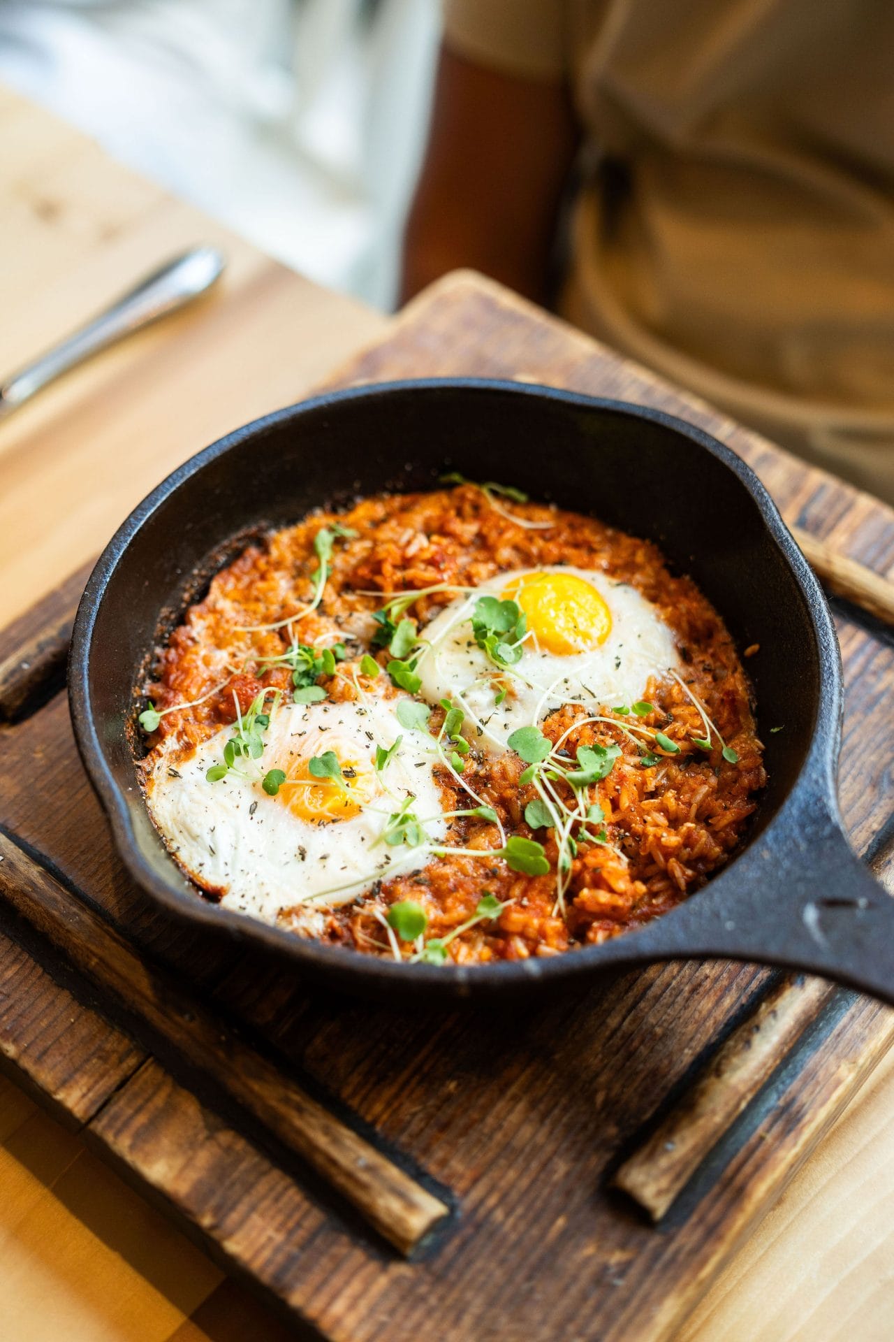 Shakshuka Jardin Kitchen Juice Bar Opens Toronto Distillery District