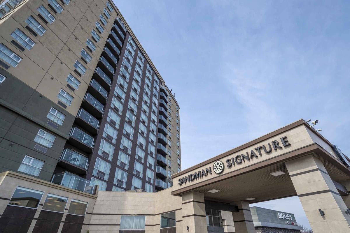 Sandman Signature hotels Near Toronto International Airport