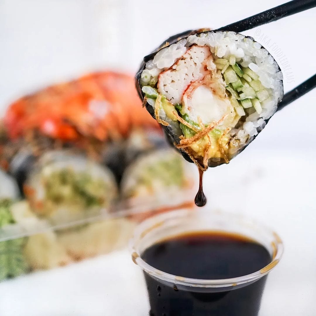 A food enthusiast sharing mouthwatering experiences and discoveries of the best seafood and sushi spots, with a focus on fresh ingredients and creative dishes.