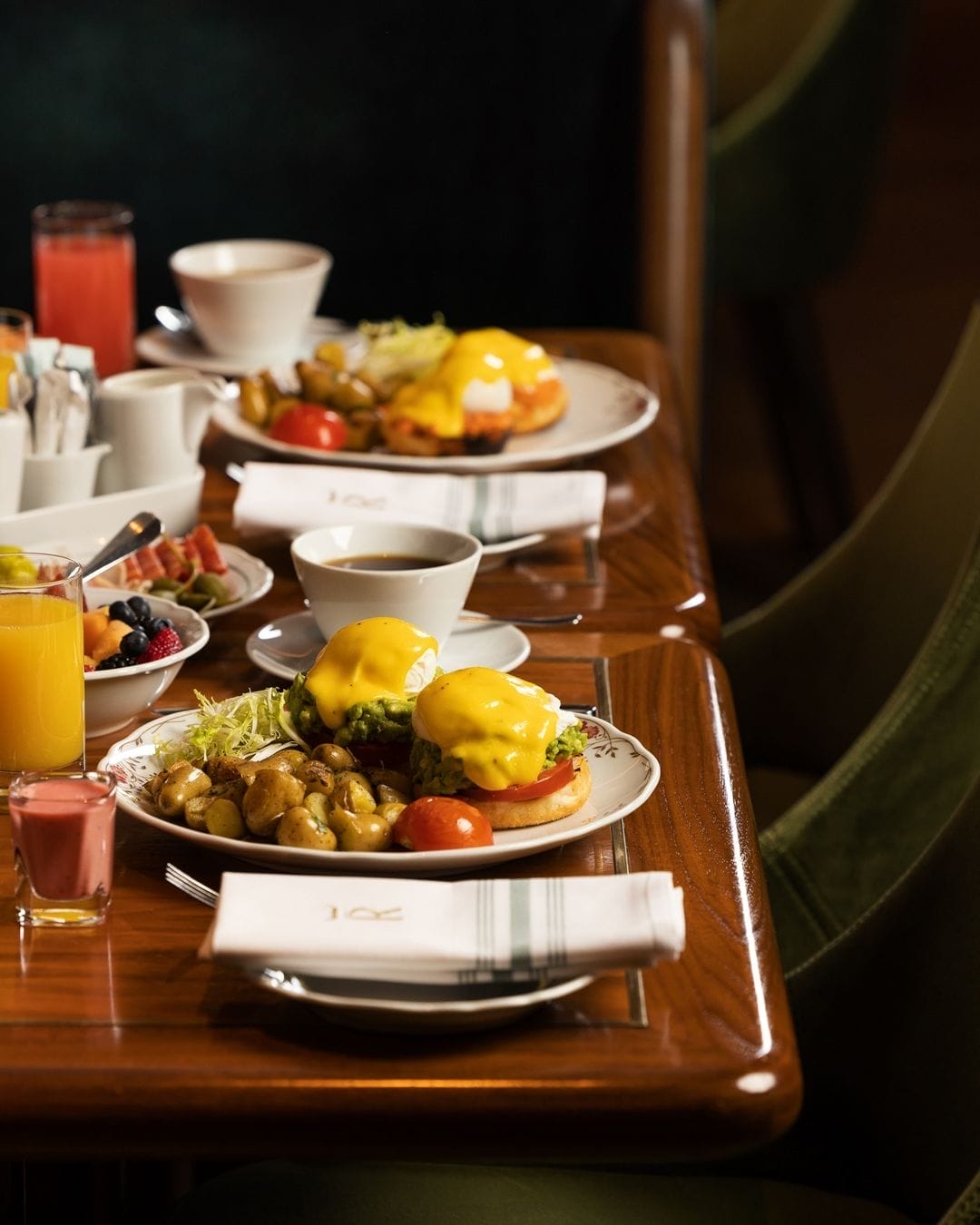 A minimalist café providing high-quality espresso drinks in a calming environment.