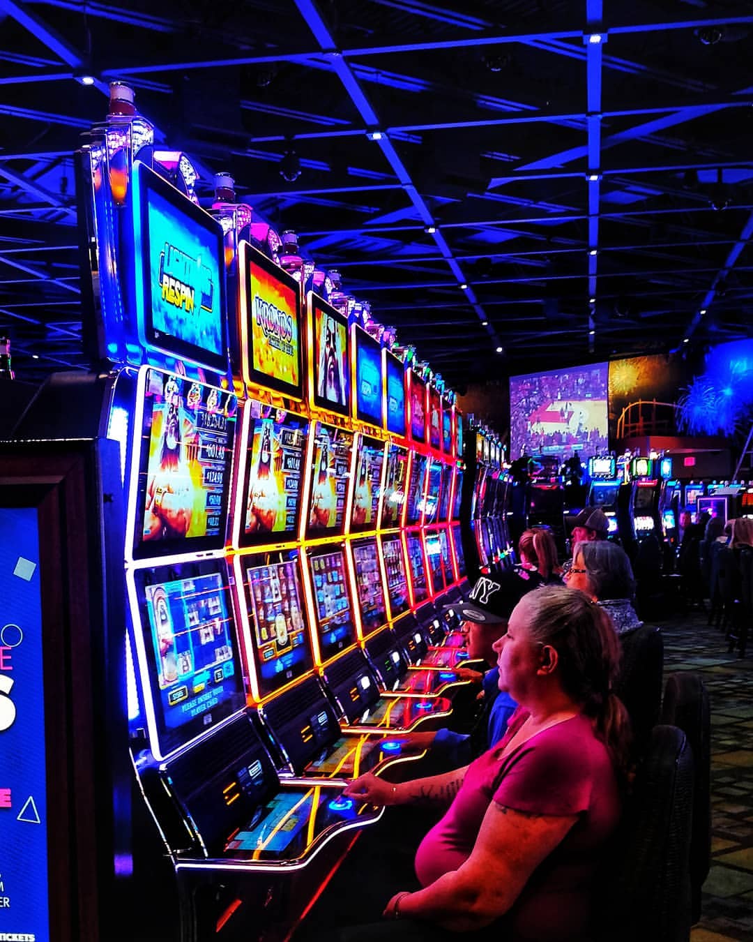 Classic casinos with slots, table games, dining, and parking, open 24/7.