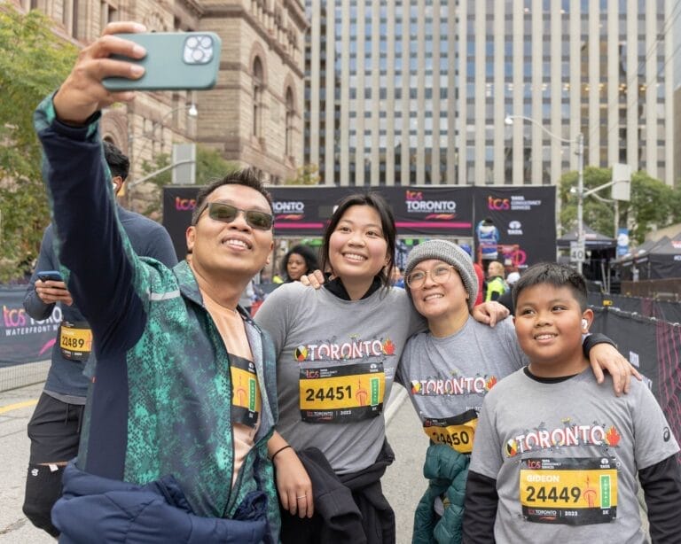 How to Watch the 2024 Toronto Waterfront Marathon: Guide for Spectators