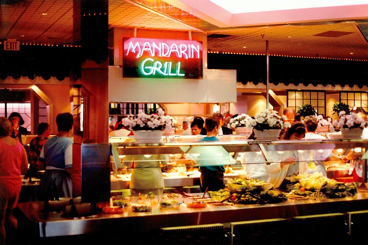 Overview of the Mandarin restaurant's buffet area