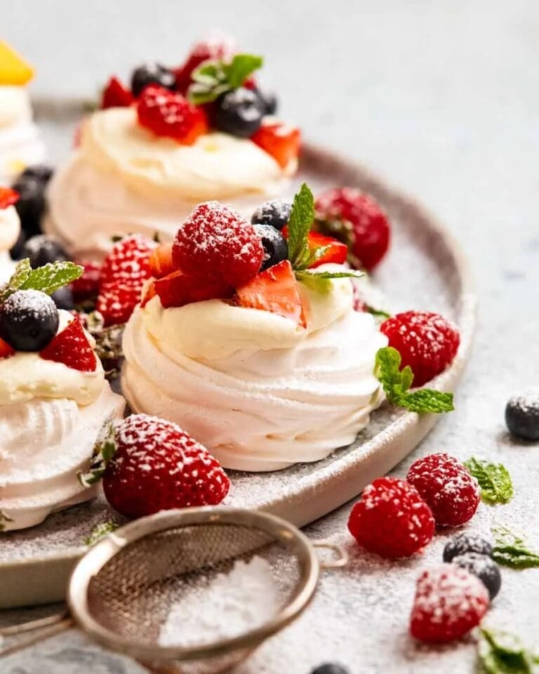 Viral Christmas recipe: Mini Pavlovas