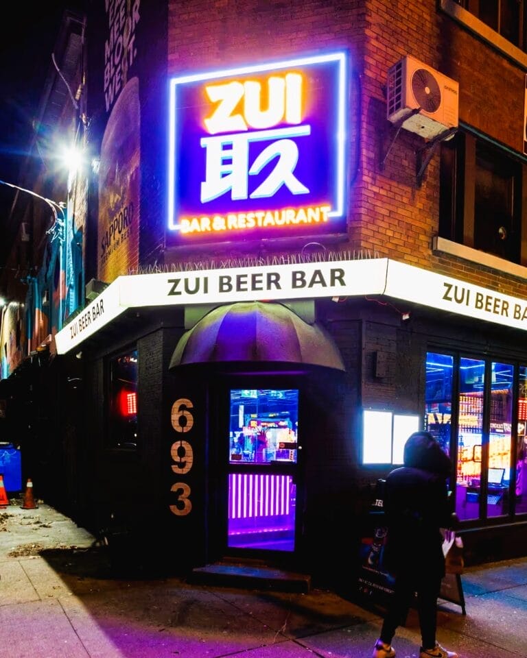 ZUI Beer Bar Toronto: Cyberpunk-Themed Drinks and Asian-Inspired Snacks in Koreatown