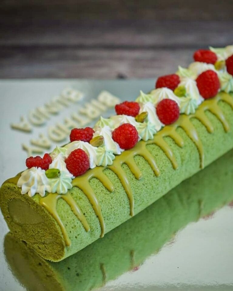 TikTok Viral Recipe Matcha Cake with Pistachio Cream