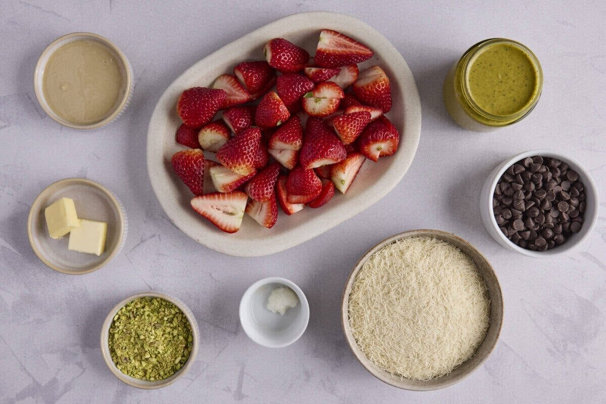 Ingredients for Dubai chocolate covered strawberries
