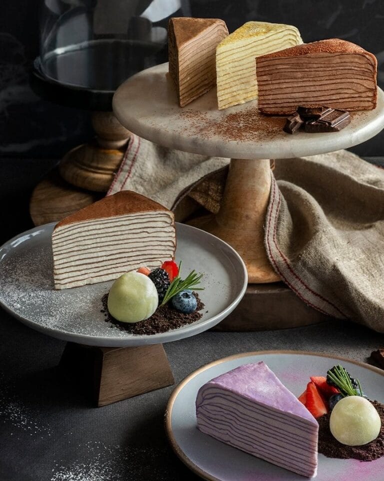 Fluffy cake slices. Image by Petit Potato.