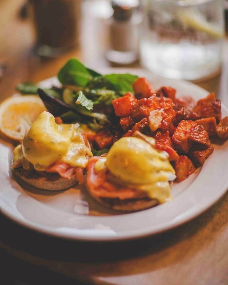 Brunch meal. Image by Insomnia.