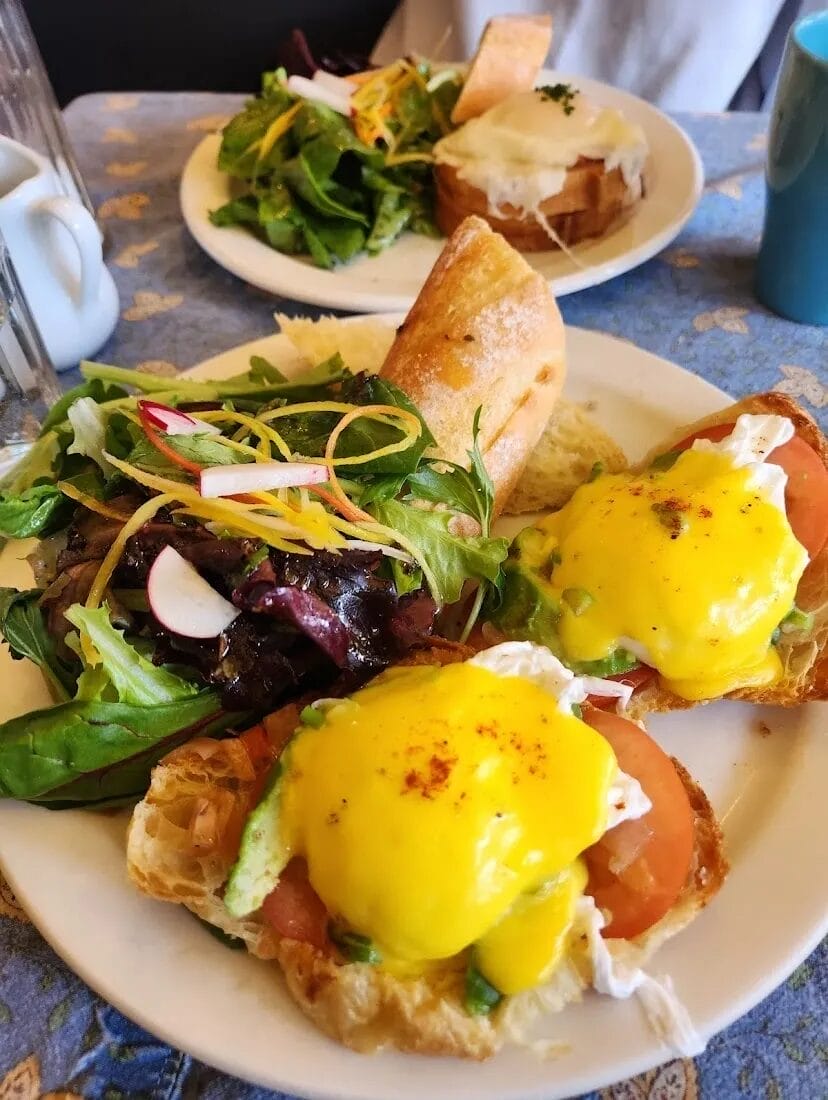 Toronto Brunch Spot for Mother's Day.
