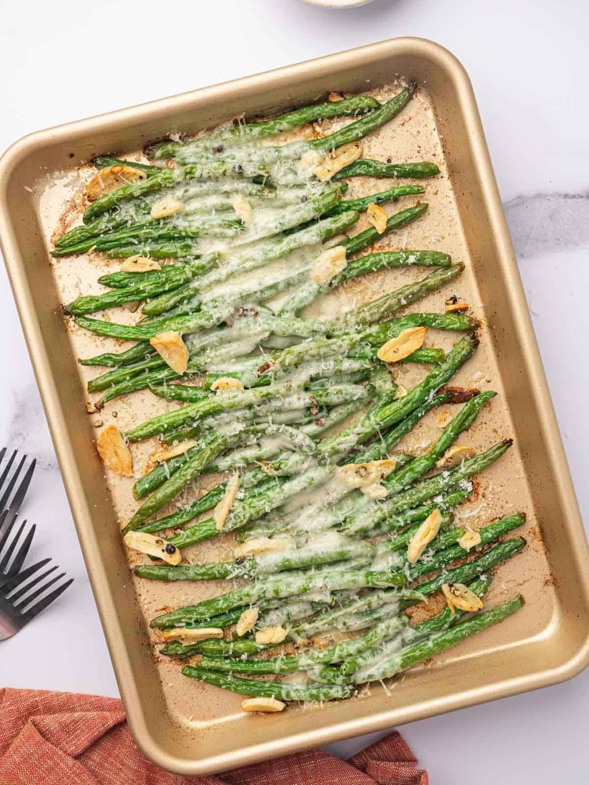 Parmesan Garlic Green Beans on a baking tray