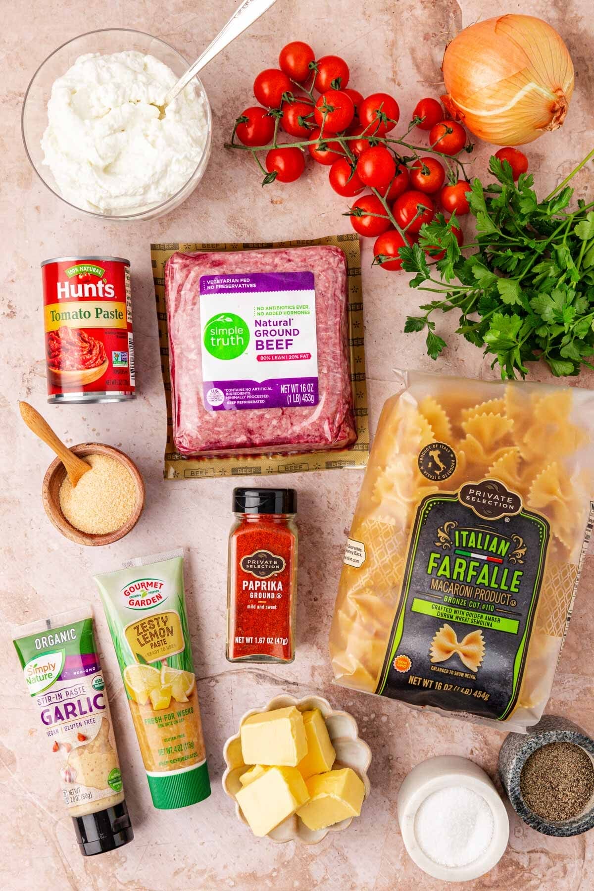 Ingredients for creamy garlic Turkish pasta recipe