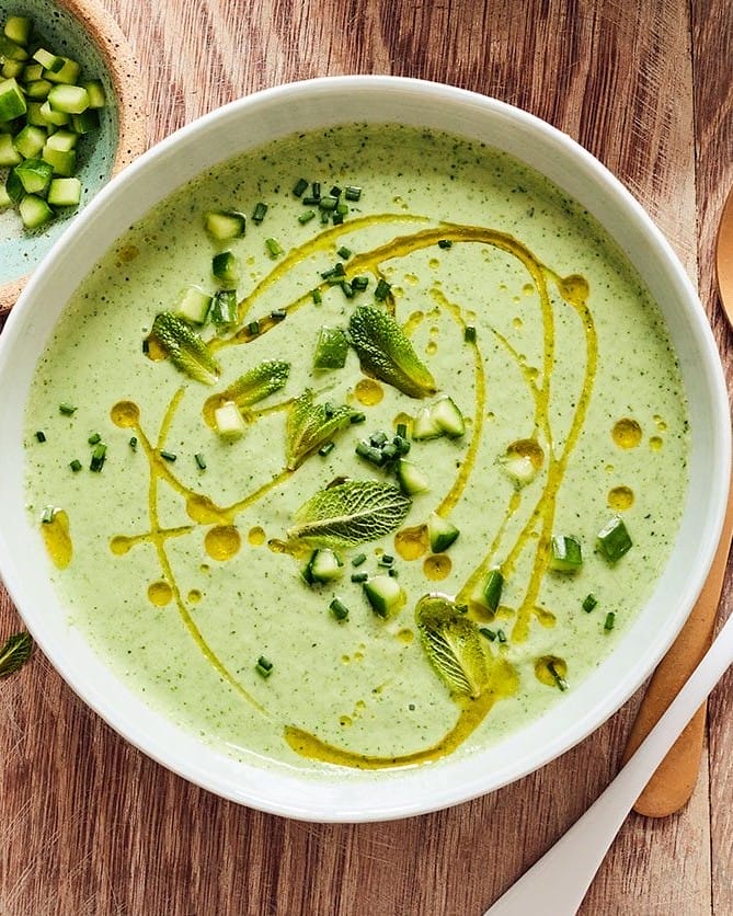 Chilled Cucumber Soup: A cool and Dreamy Summer Starter