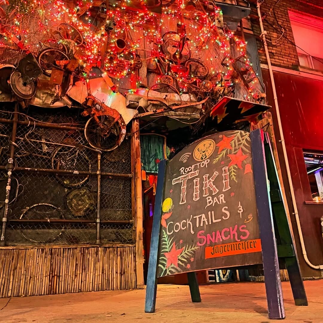 Bovine Sex Club – Tiki Bar