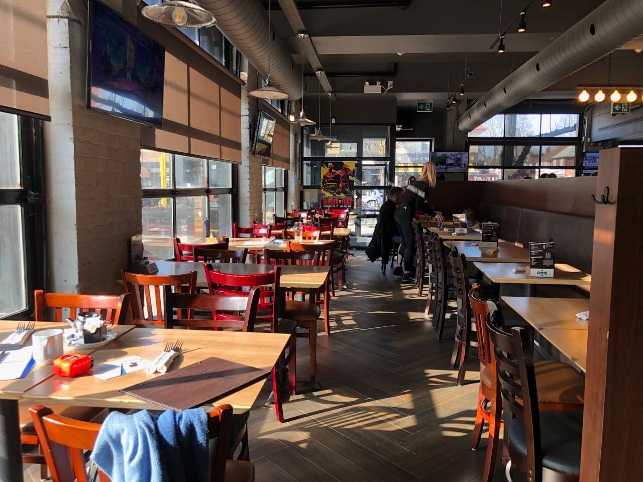 Fox and John's Pub & Restaurant