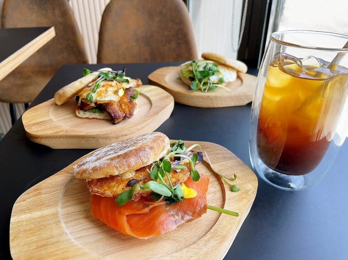 brunch food and drink at ohiru cafe