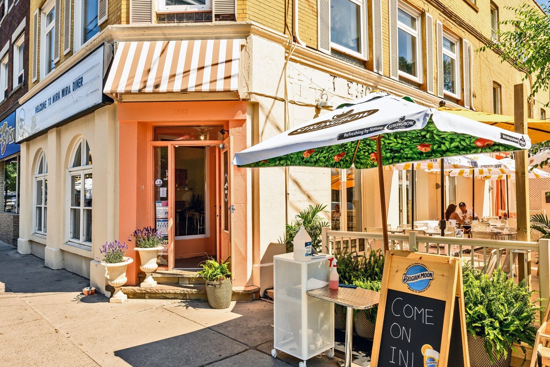 store front of the restaurant