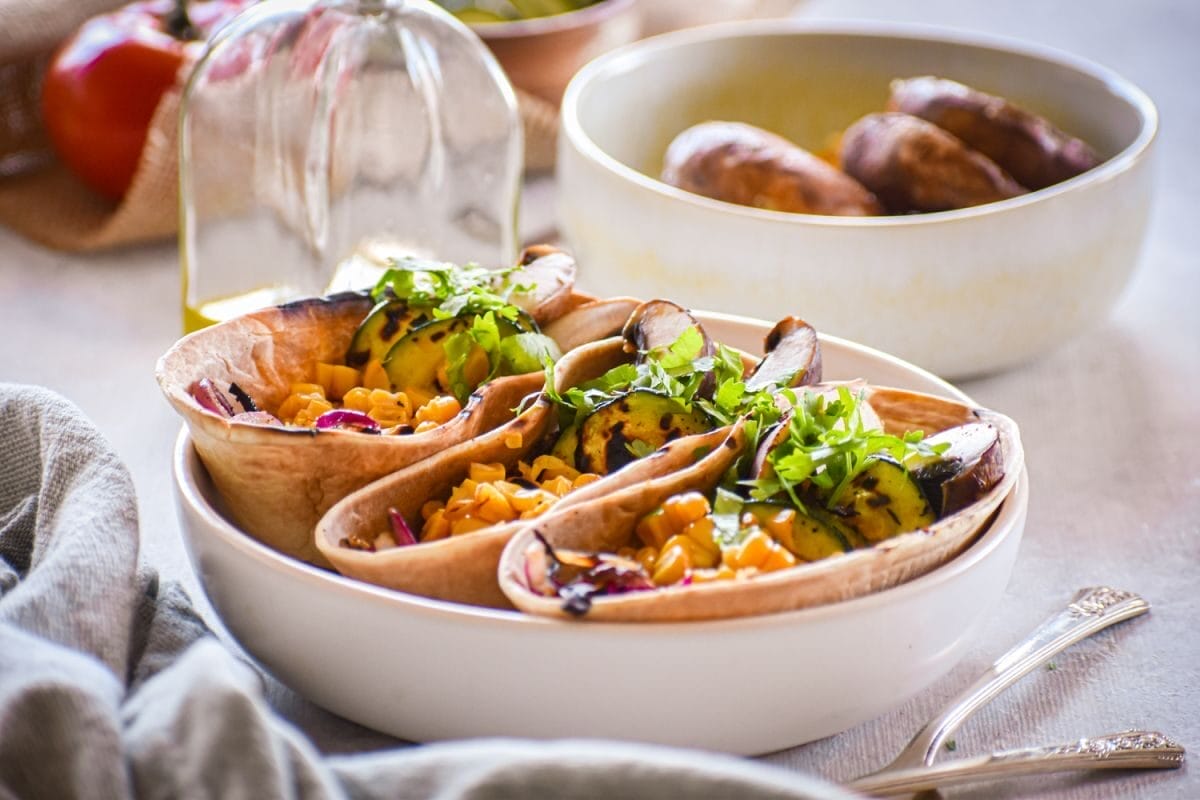 a bowl of veggie tacos
