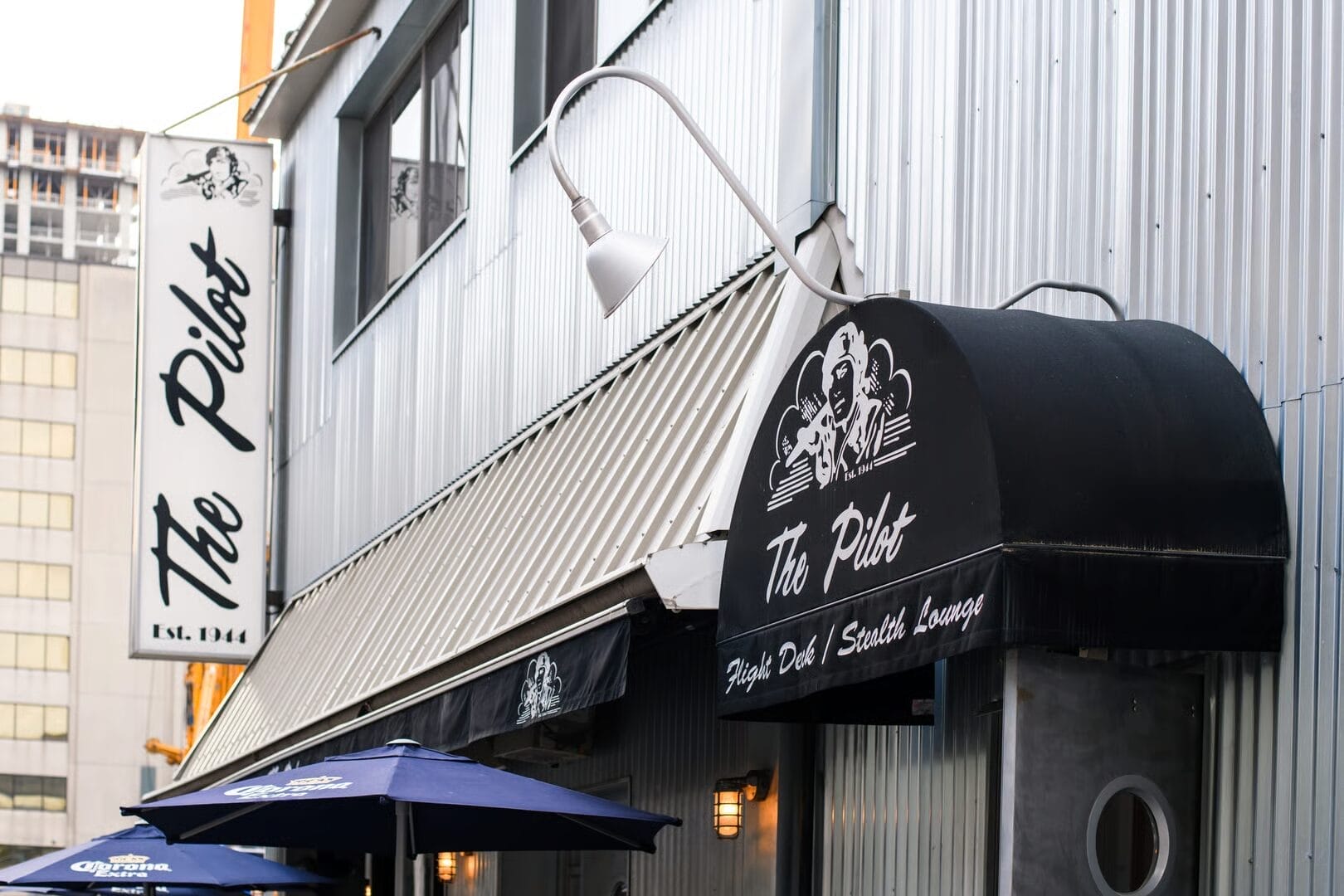 the store front of the restaurant