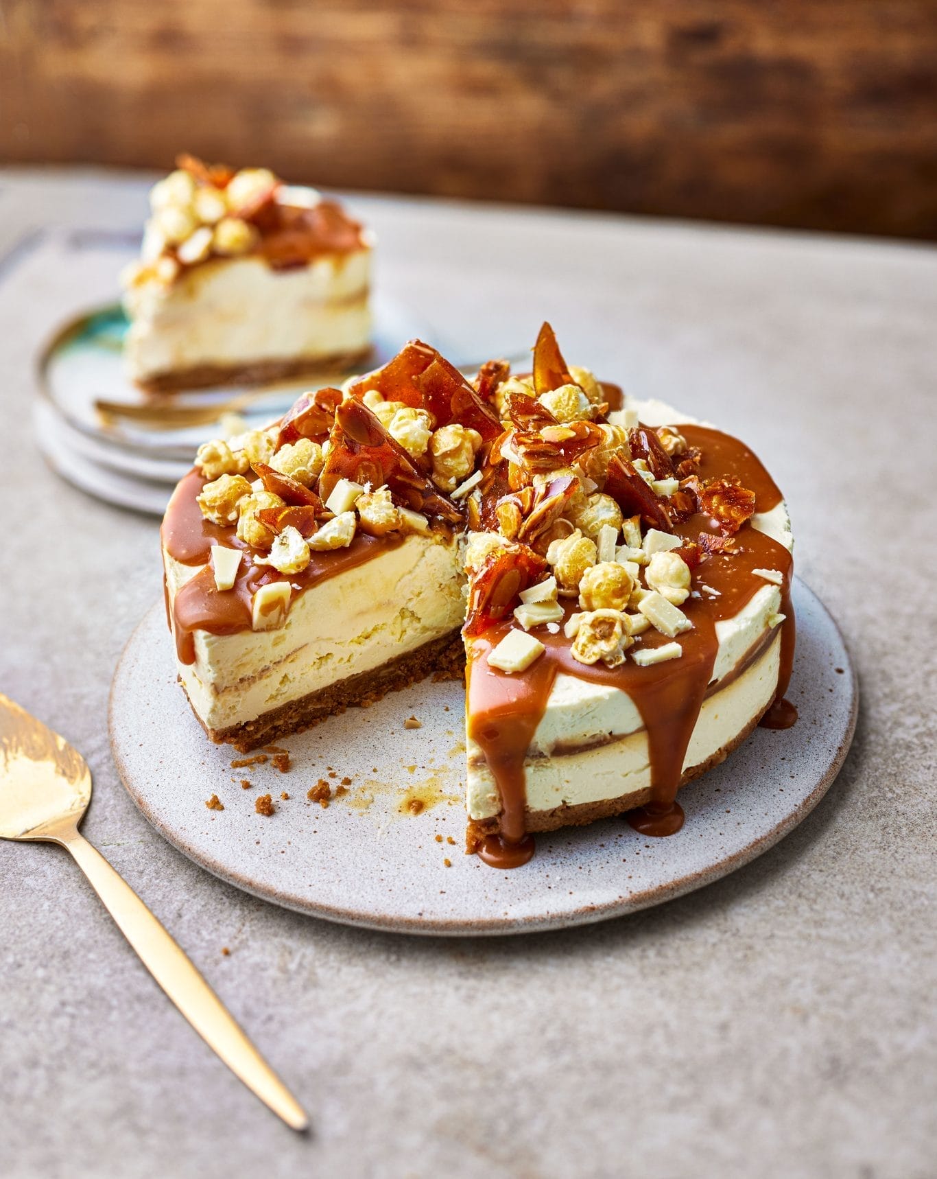a beautifully finished salted caramel cheesecake in a plate