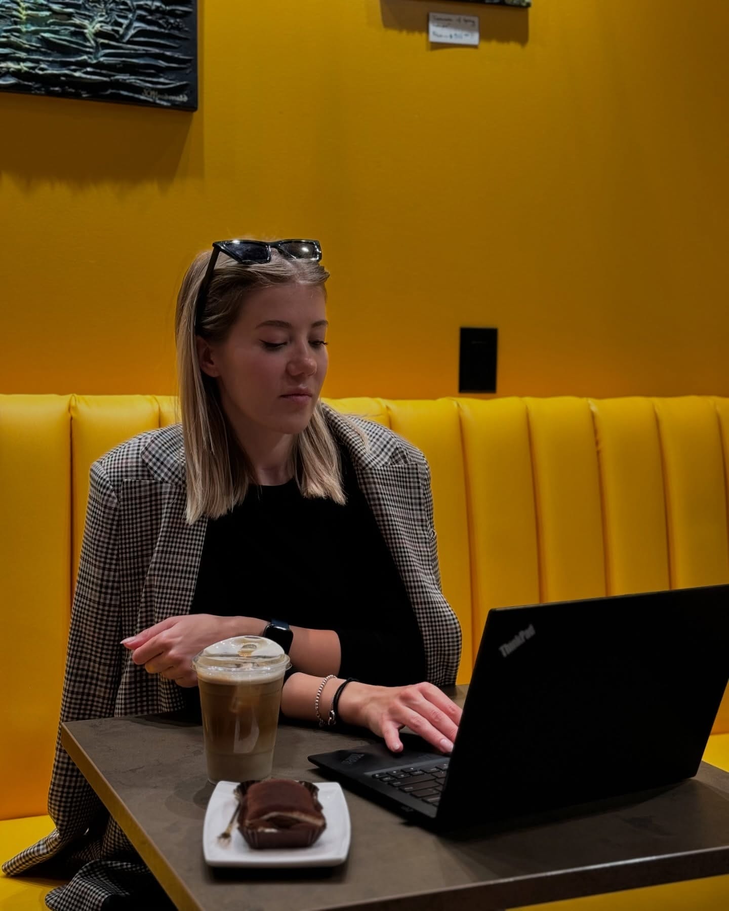 Laptop-Friendly Cafés in Downtown
- goldstruckcoffee