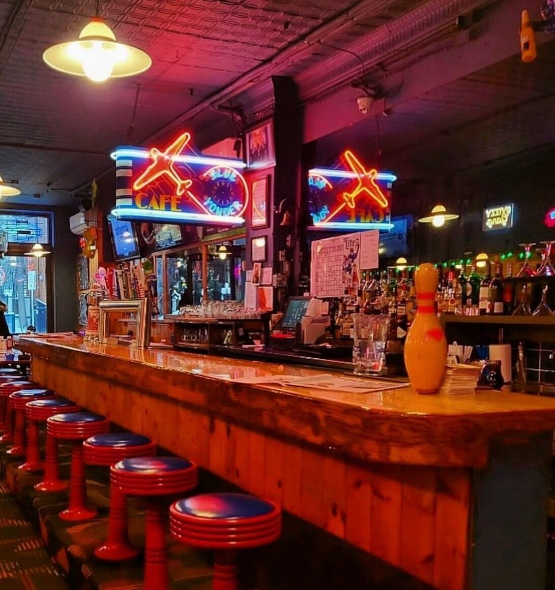 West Town Bar & Grill