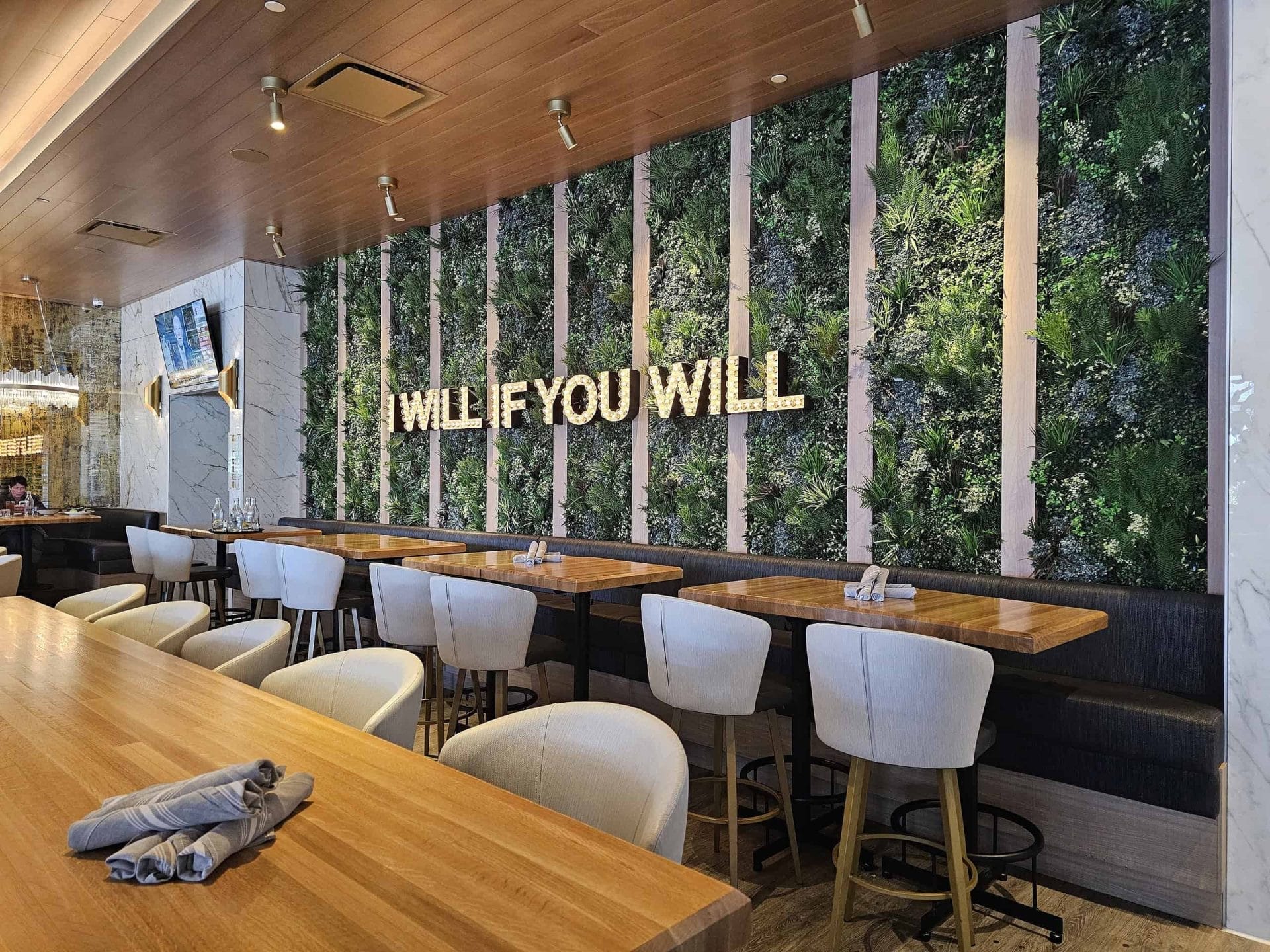 Moxies Toronto, Boxing Day Deals Toronto