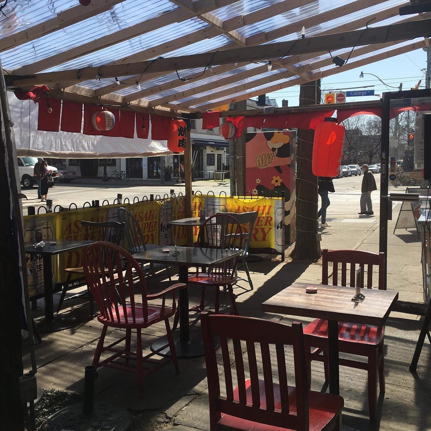 Tondou Ramen patio