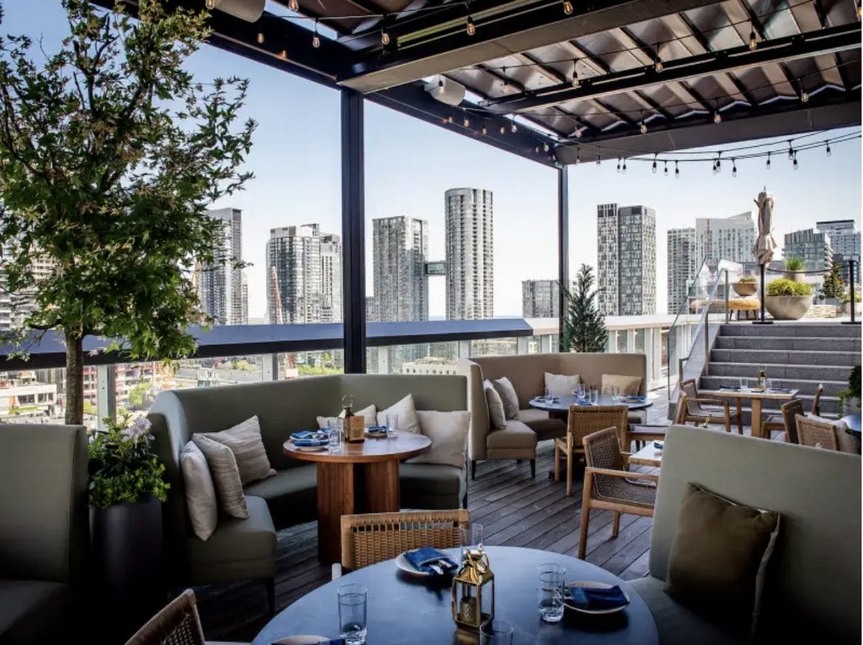 Harriet’s Rooftop combines skyline views with a lounge-style atmosphere that transitions from dinner into late-night energy, making it one of Toronto’s more polished rooftop spots.