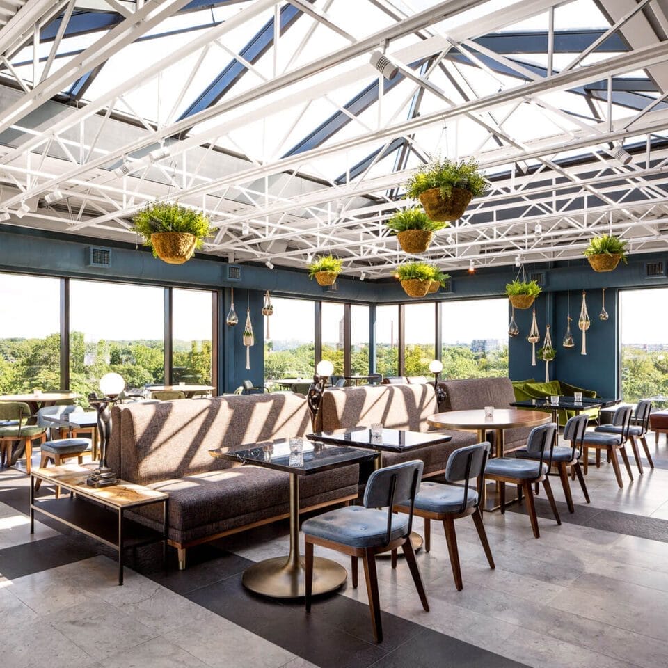 The Broadview Hotel rooftop offers a more relaxed pace than downtown spots, with open east-end skyline views that stand out особенно at sunset.